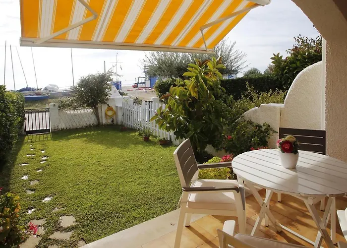 AT034 Vistas de la playa, casa en primera línea con salida a la playa